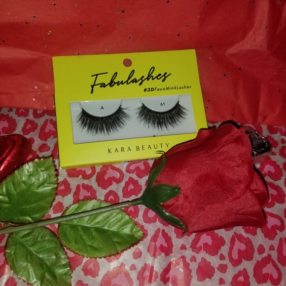 Lashes - Picture 1 of 1